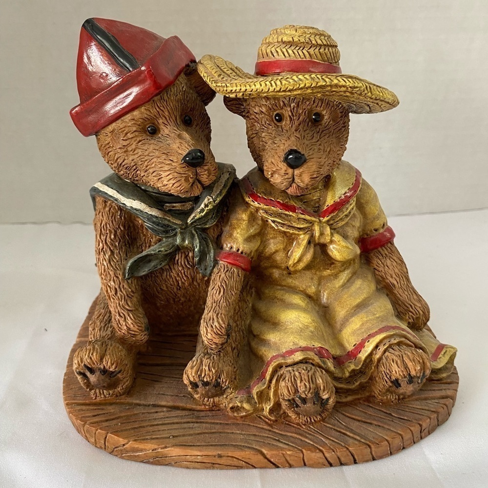 Teddy Bear Resin Figurine (EY)